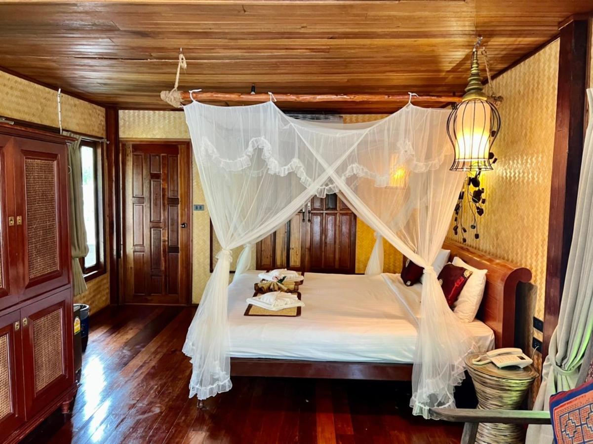 Bora Bora Villa Phuket Chalong Eksteriør billede