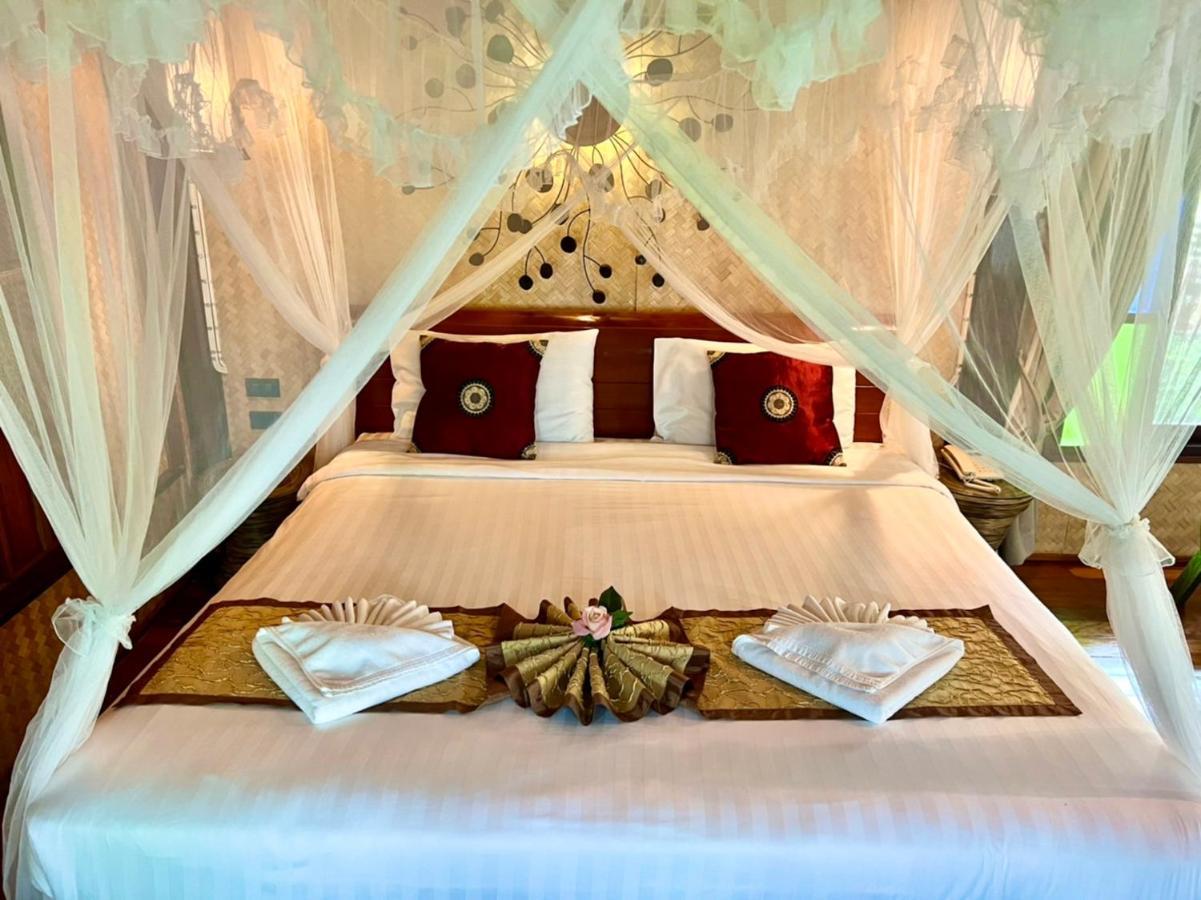 Bora Bora Villa Phuket Chalong Eksteriør billede