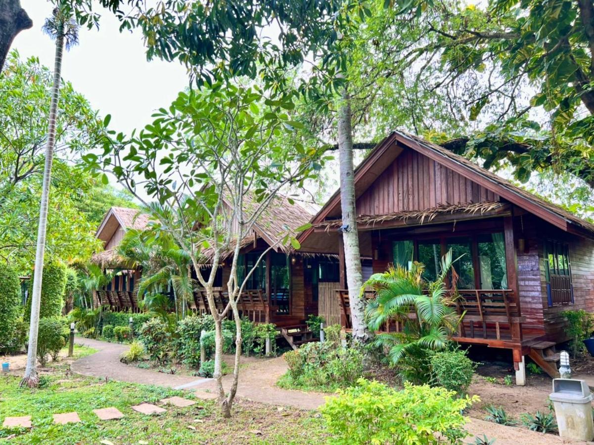 Bora Bora Villa Phuket Chalong Eksteriør billede