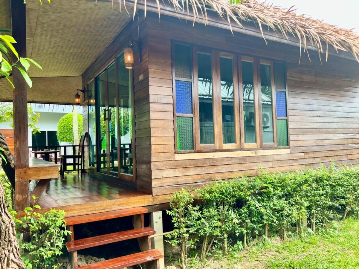 Bora Bora Villa Phuket Chalong Eksteriør billede
