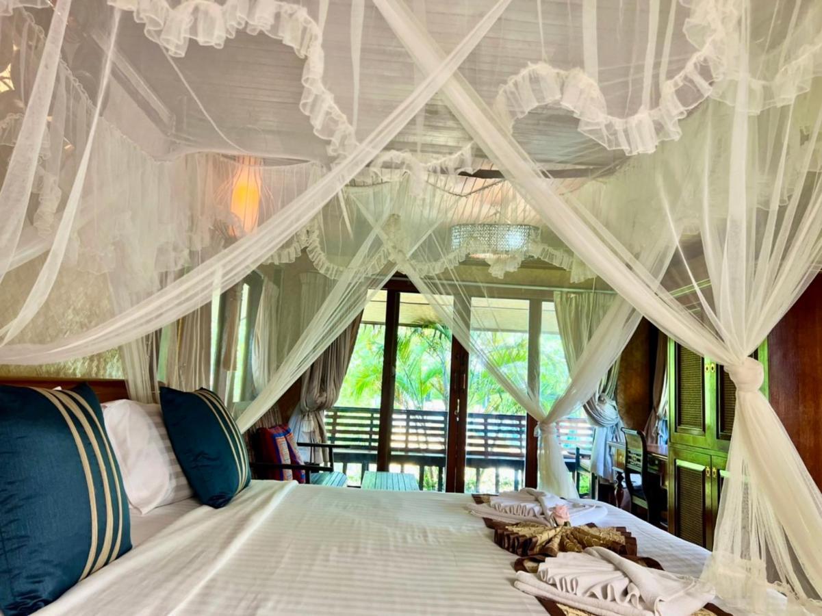 Bora Bora Villa Phuket Chalong Eksteriør billede